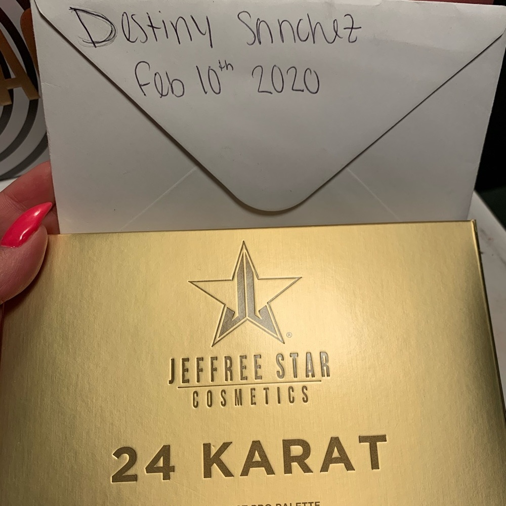 Jeffree Star highlighter 24 karat